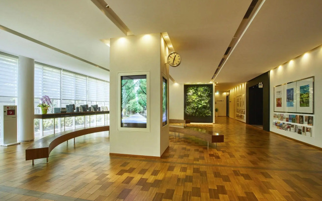 Ours Inn Hankyu