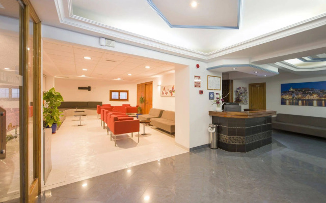 Hostal Residencia Adelino