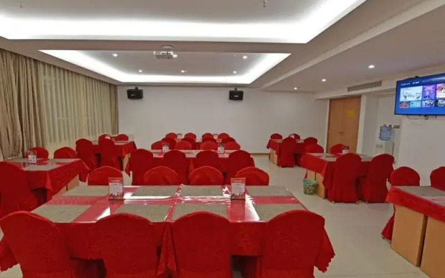 GreenTree Inn Tongxiang Chongfuzhen World Fur Center Branch