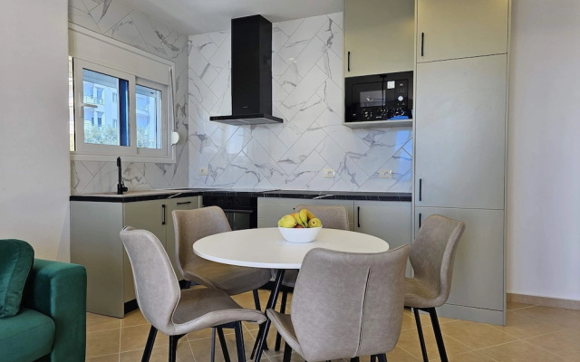Ionian Blue Escape 304