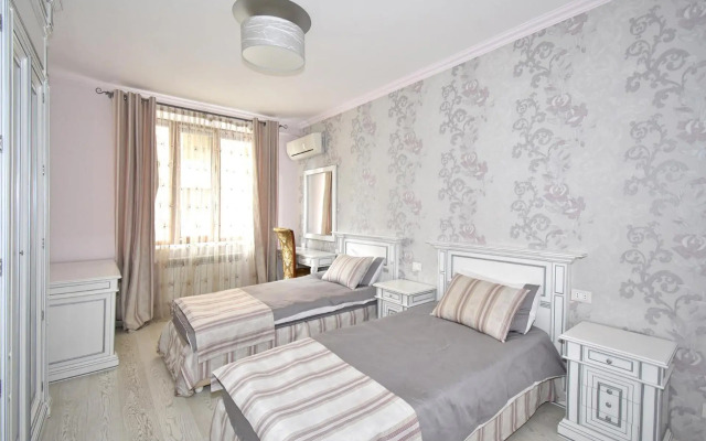 Aram Street, 2 bedrooms Beautiful, Modern apartment DI723