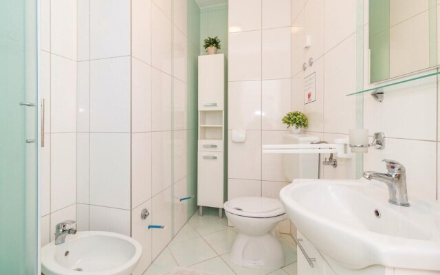 Awesome Home in Vodnjan With Wifi and 6 Bedrooms