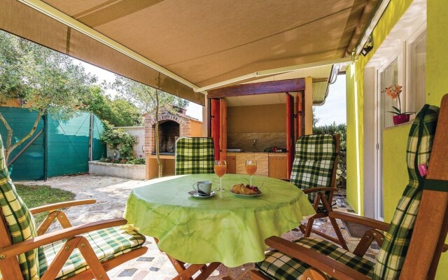Awesome Home in Peroj With Wifi and 2 Bedrooms