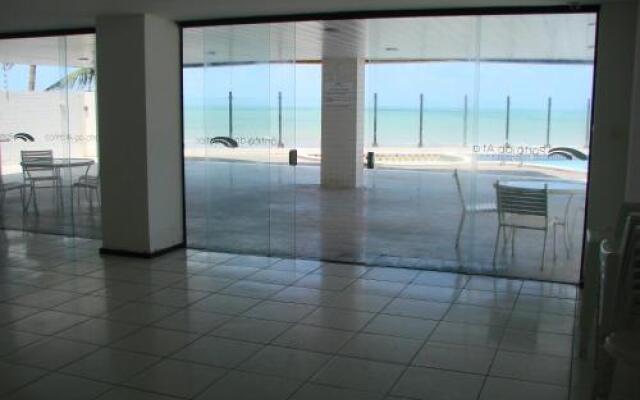 Apartamento em prédio Beira Mar