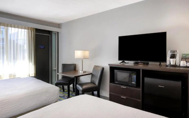 Victoria Airport/Sidney Travelodge