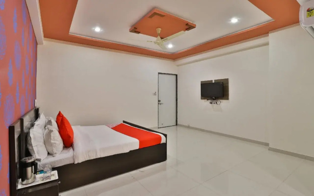 Maahi Palace By OYO Rooms