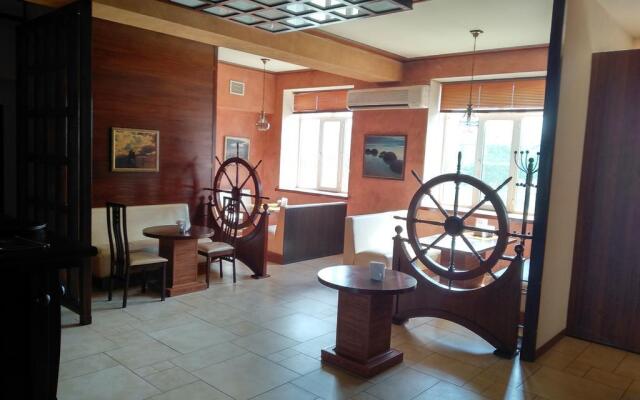 Admiral Hotel