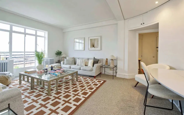 Large 1 Bedroom Apartment - Chelsea