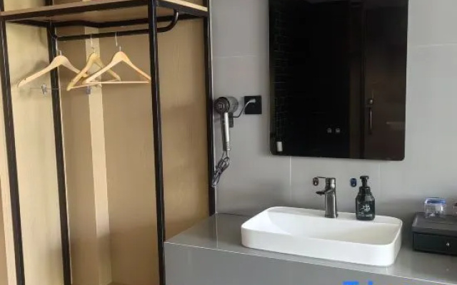 Qiuguo Hotel (Zhangye Lushuiwan Tourism Resort Ganzhou Fucheng) – Bathroom – Zhangye