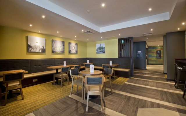 Premier Inn Leeds Cc - Whitehall Road