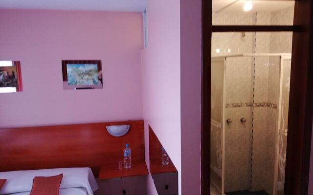 Water Palace Hostal