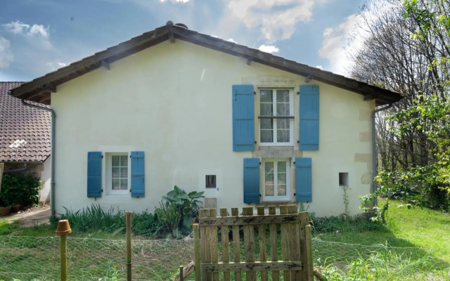 Le Petit Berdis (Adults Only)