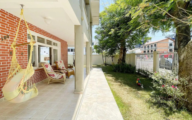 Maravilhoso Sobrado com Vista para o Mar