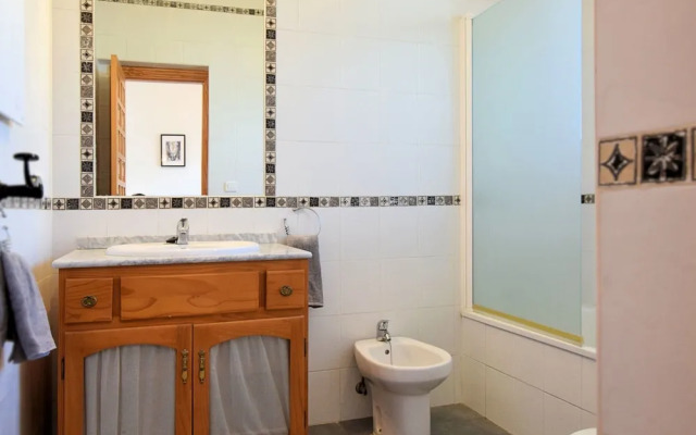 Spacious Villa with Hot Tub in Arenas