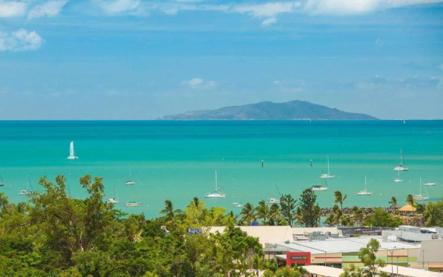 Grand Mercure Azure Sea Whitsundays