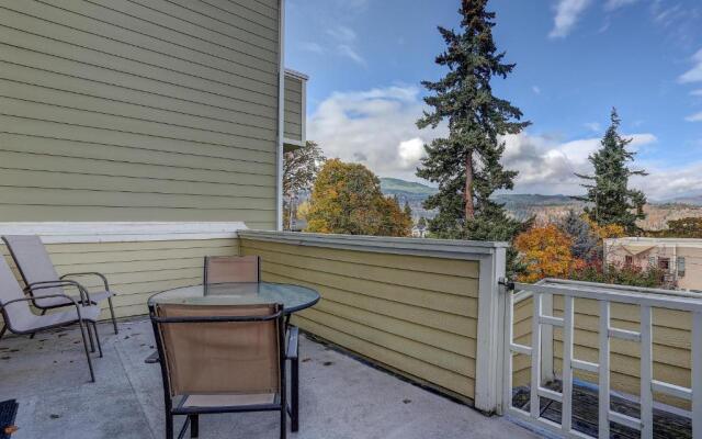 Lincoln Rvr Mt Vw Ac 2Br 2B