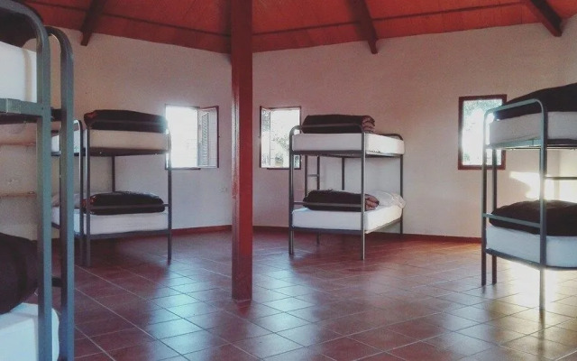 Albergue Turistico Cornalvo - Hostel