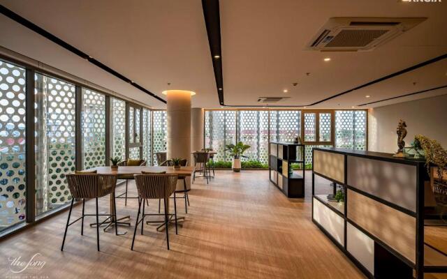 BIG SALE Louis&Jack Homie Studio 50m2 with Balcony