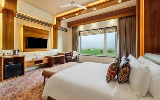 Shyama Sarovar Portico