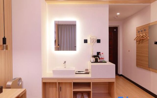 Zhihui Hotel (Zhengzhou Zhongzhou Avenue Sanquan Road)