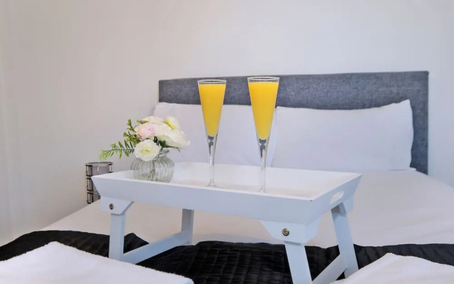 Orange Apartments - Belgrave Mansions