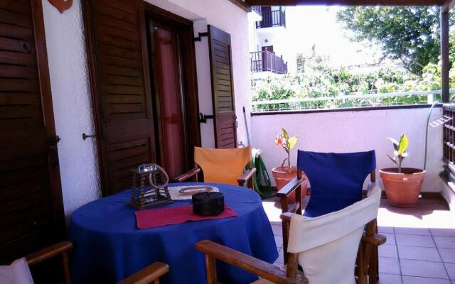 Garden House by the Sea