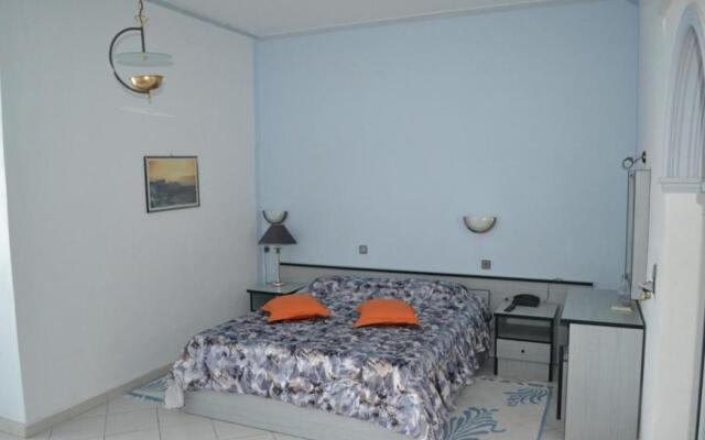 Dolphin Apartments