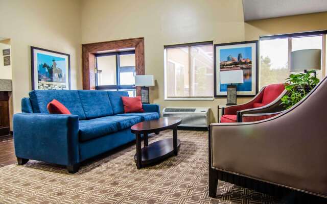Quality Suites St. Joseph