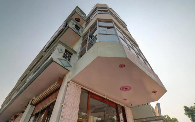 Krishna Balram Guest House by OYO Rooms