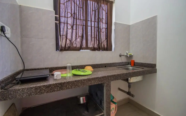 OYO 13203 Home Bright Studio Near Morjim Beach