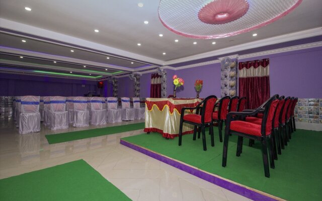 OYO 12896 Hotel Kahini
