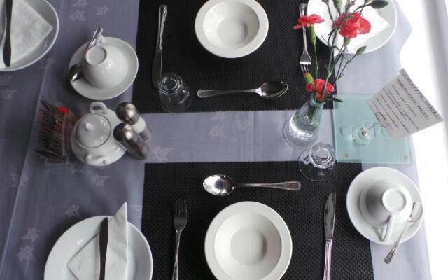 The Oakcliffe Hotel