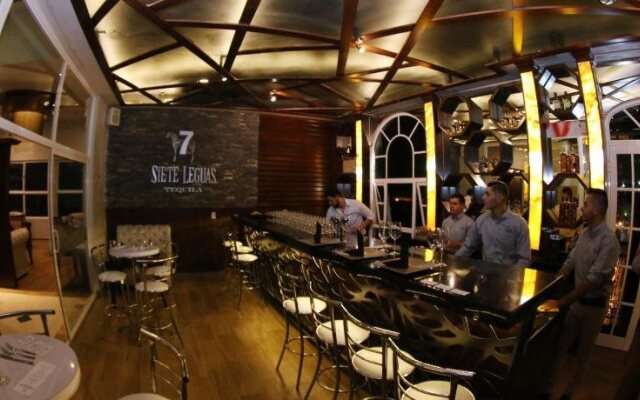 Centriplaza Hotel Suite & Spa