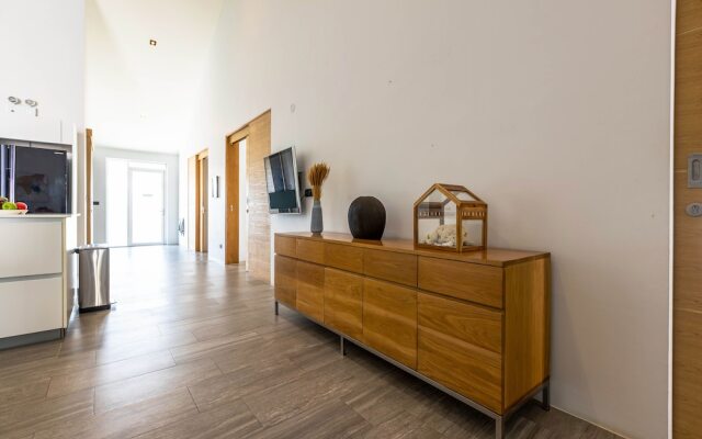 Large Private Pool Villa with 7 BR 7B