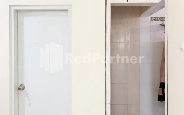 Oma Uti Syariah RedPartner near Stasiun Lempuyangan