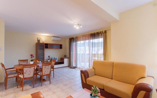 Beautiful Home in Palit With 4 Bedrooms
