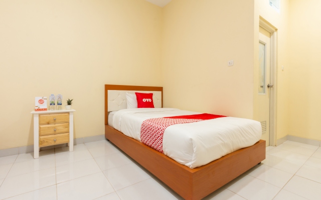 OYO 2008 Sellinas Family Residence Syariah