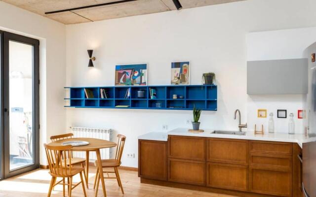 Modern 1BR apt w spacious balcony & a bathtub
