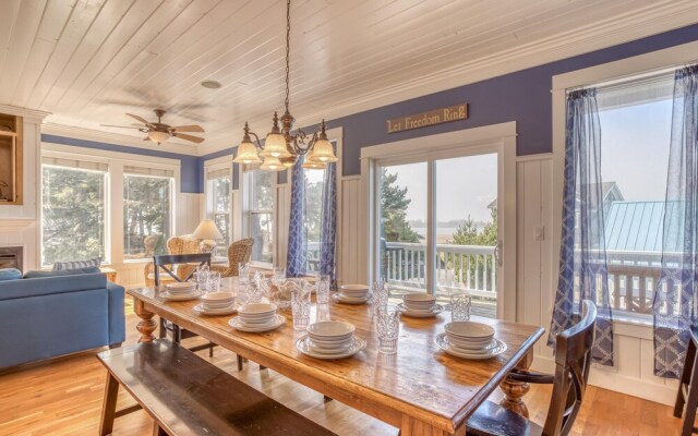 Baywood Shores Bed & Breakfast