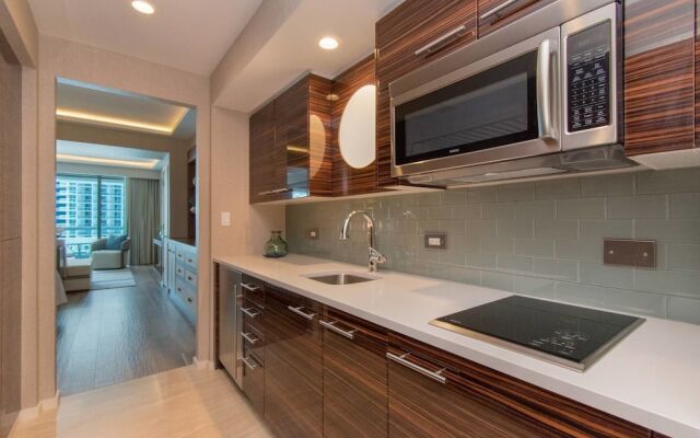 Luxury Beachfront Studio-with Daily Cleaning