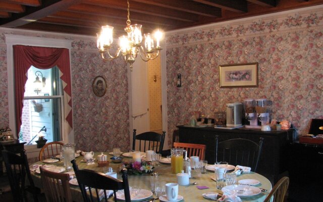 Vancleef Homestead Bed & Breakfast