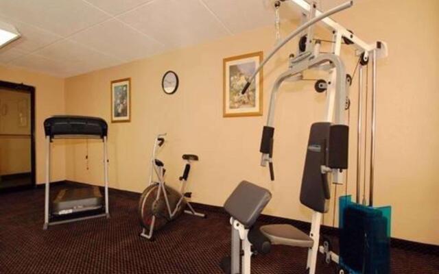 Econo Lodge Inn & Suites