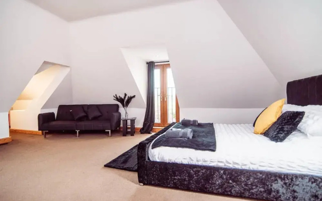 Threeways Retreat With Heated Swimming Pool