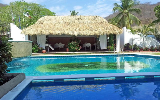 Canadian Resorts Huatulco