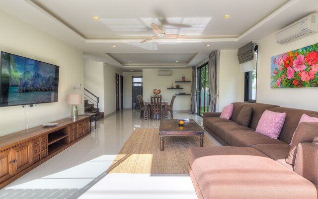 Villa Andy with pool and 800 m away from beach