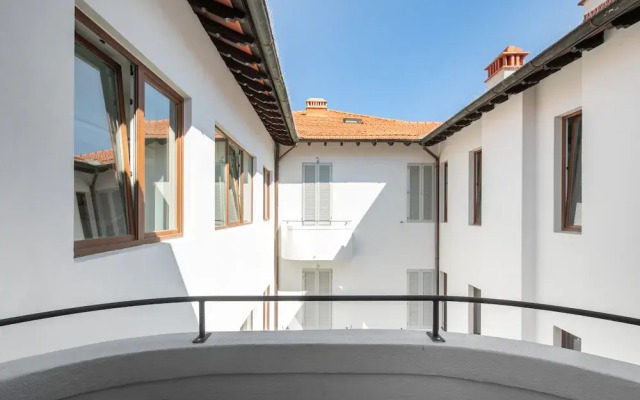 Cavour Deluxe by Mmega