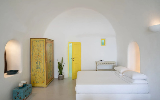 Valsamo Suites