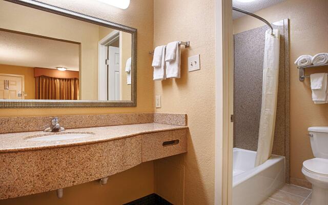 Quality Inn & Suites Dallas - Cityplace