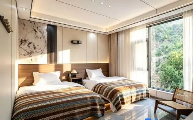 Wangye Hill | Family Villa • Mountain Pool • Mountain View Courtyard Close to OMG Heartbeat Paradise – Guest Rooms – Hangzhou