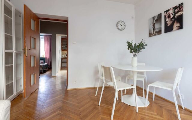 Saska Kepa Modern Apartment